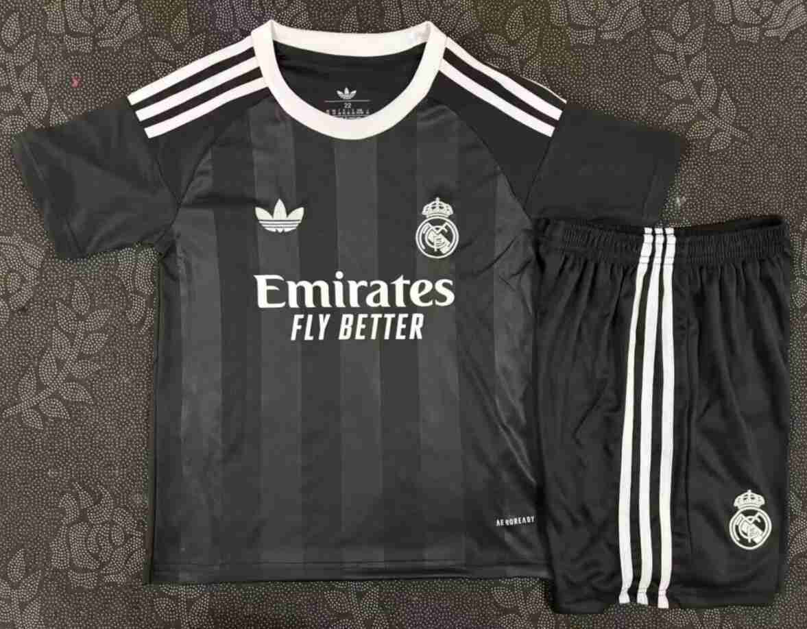 Maillot Gardien Ensemble Enfant Real Madrid 2025 2026 Noir Maillot Gardien Ensemble Enfant Real Madrid 2025 2026 Noir
