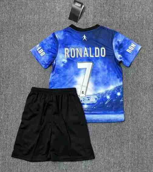 Maillot CR7 Spécial Ensemble Enfant Real Madrid 2025 2026_1 Maillot CR7 Special Ensemble Enfant Real Madrid 2025 2026 1