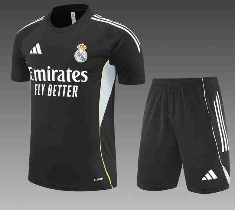 Maillot Entrainement Ensemble Enfant Real Madrid 2025 2026 Noir Maillot Entrainement Ensemble Enfant Real Madrid 2025 2026 Noir